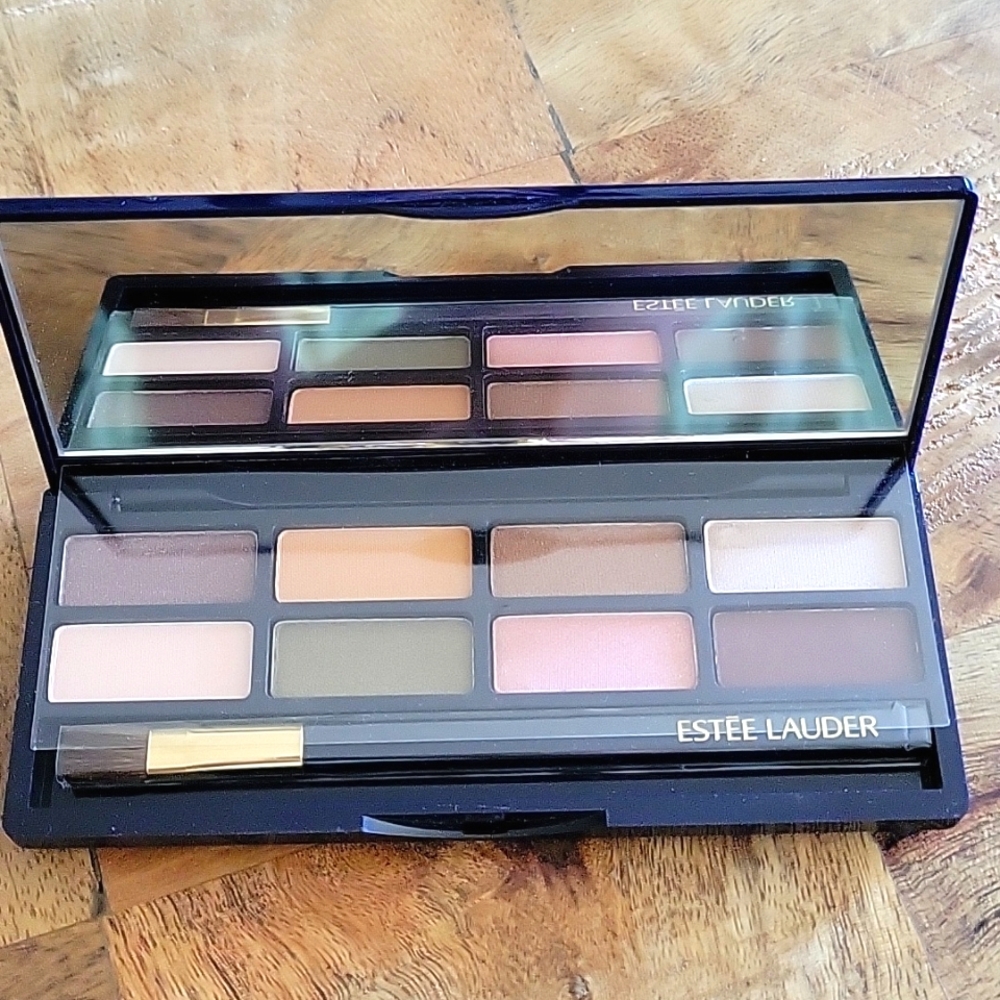 Estee Lauder eyeshadow palette